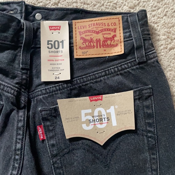 Levi’s 501 high rise shorts - Picture 3 of 3